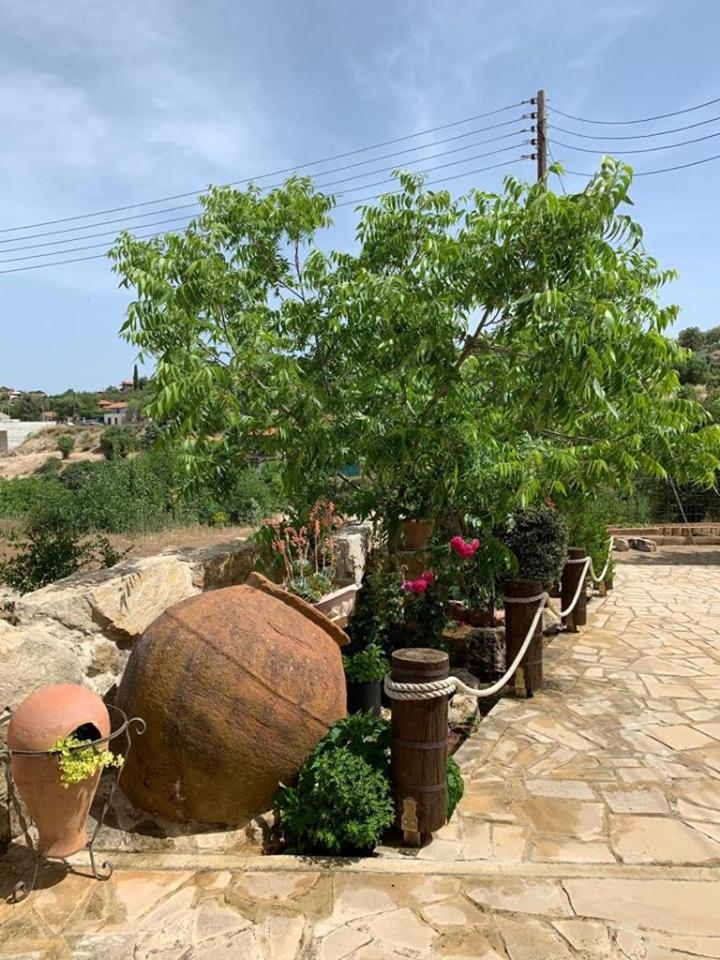 Lofou Traditional House Exterior photo